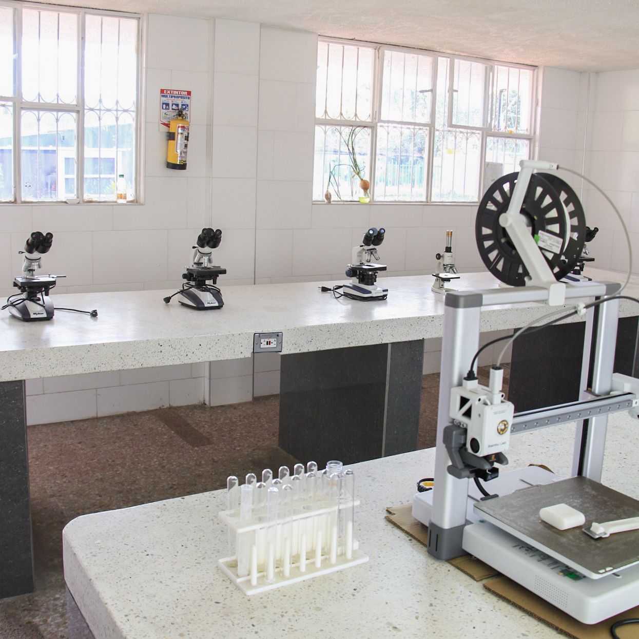 Aula STEAM del Colegio COLREY en Santa Rosa de Viterbo