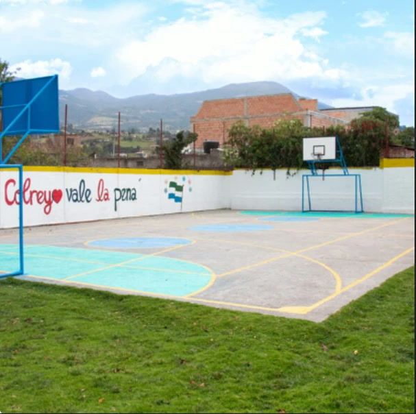 Espacios deportivos del Colegio COLREY en Santa Rosa de Viterbo